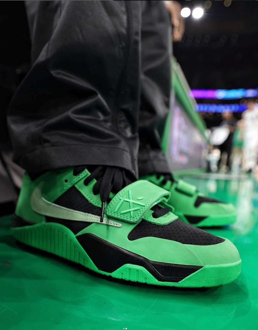 Nike x travis scott green hot sale
