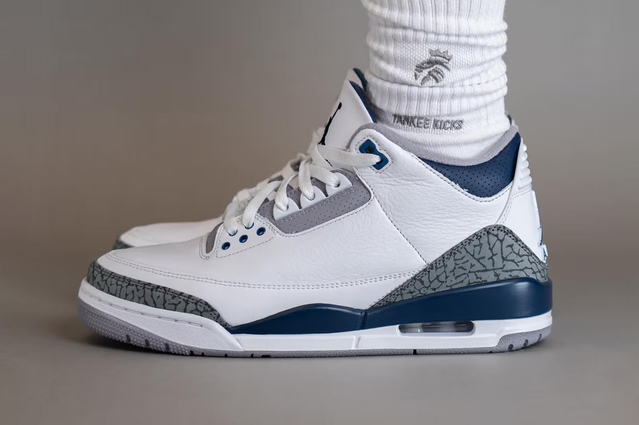 Midnight navy blue jordans on sale