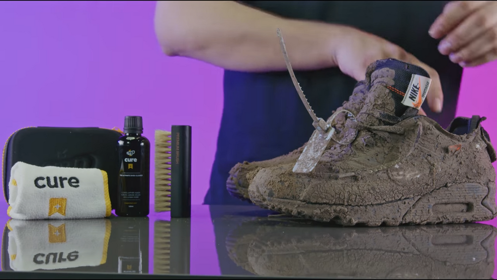 Cleaning white deals vapormax